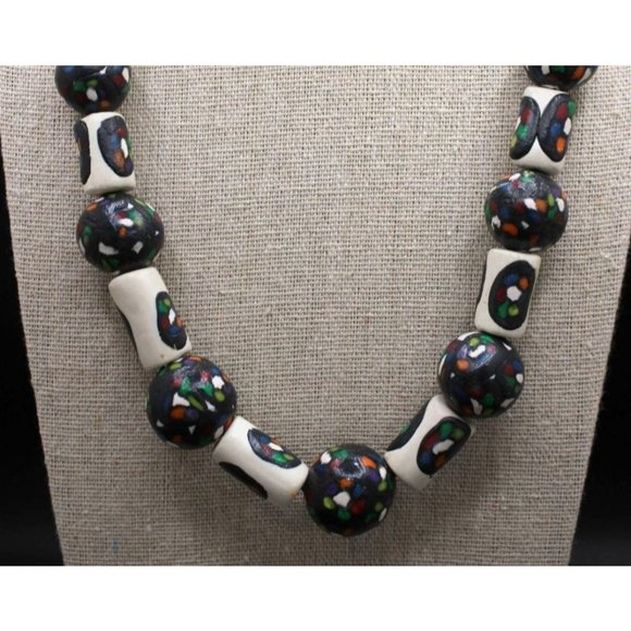 Vintage Hand Painted Folk Art Ethnic Chunky Clay Bead Silver Tone 20"‎ Necklace - Picture 2 of 4
